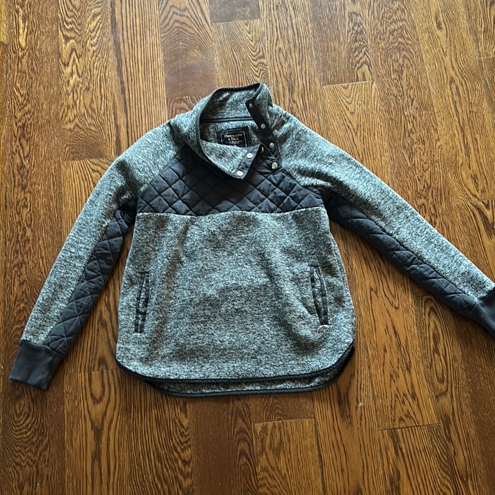 Abercrombie & Fitch pullover